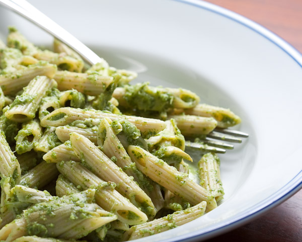 Penne pasta with a spinch artichoke pesto